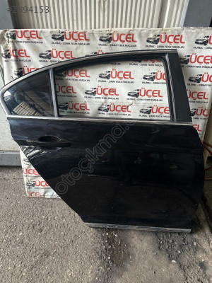 VOLKSWAGEN PASSAT 2019 SAĞ ARKA DOLU KAPI ÜÇEL OTO ÇIKMA BURSA