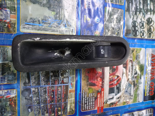 Megane 2 sağ ön cam düğmesi ve plastiği
