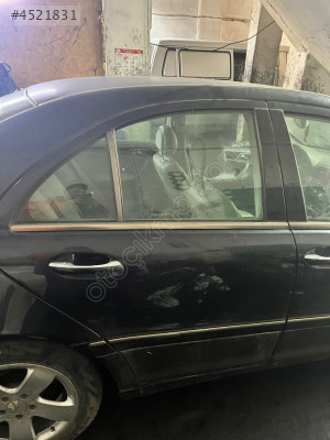MERCEDES C220 SAĞ ARKA KAPI