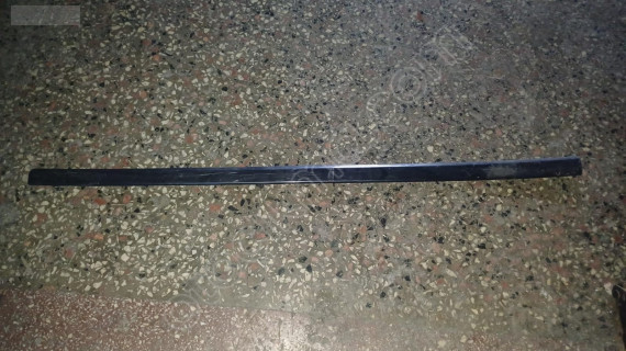 2004-2008 Audi A4 B7 sol ön kapı çıtası
