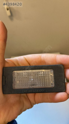 5N0943021B volkswagen passat b8 plaka lambası