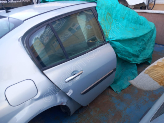 Renault megane 2 sağ arka kapı