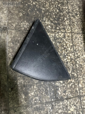 Peugeot rifter çamurluk üçgeni
