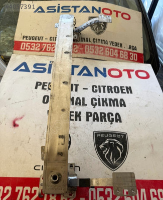 Peugeot 208 ön tampon demiri