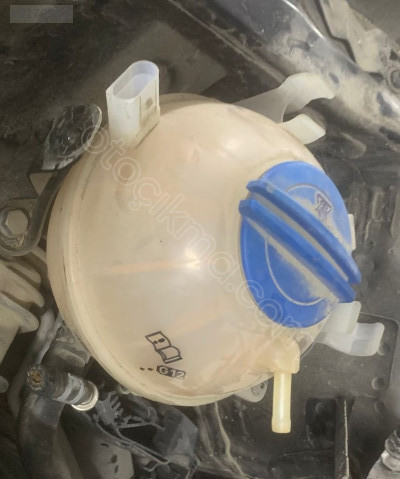 Volkswagen Passat YEDEK SU DEPOSU