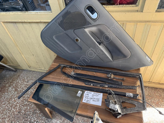 FORD FUSİON SAĞ ARKA KAPI KELEBEK CAMI 02-08 MODEL