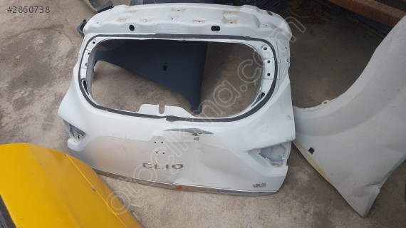 Clio 4 Hatchback arka bagaj kapağı