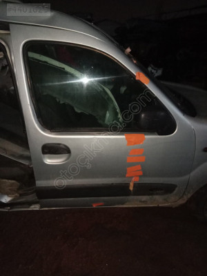 Renault Kango multix sağ ön kapı dolu