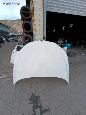 Skoda Superb kaput