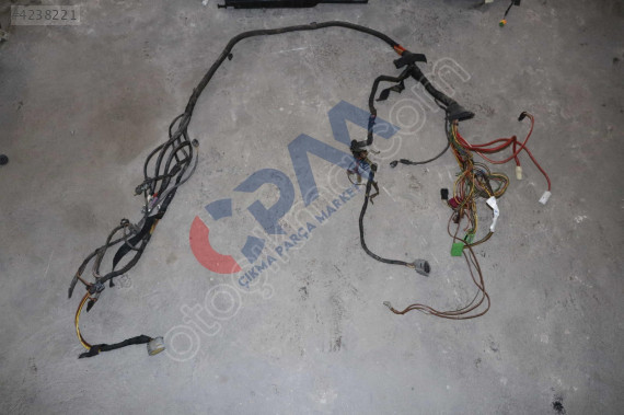 MERCEDES E SERİSİ A212 W212 ELEKTRİK TESİSATI 8488733/01