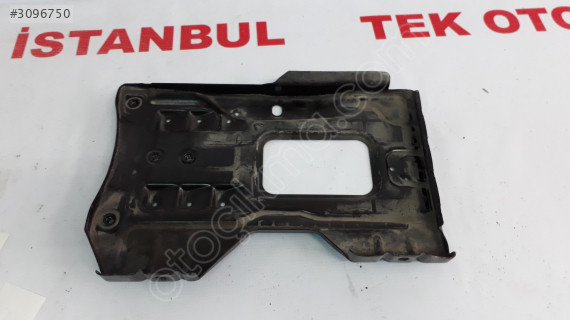 Mercedes E C GLK 204 207 AKÜ ÇERÇEVESİ A2046200018
