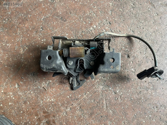 Renault Megane 4 1.5 DCİ Otomatik Kaput Kilidi - Adblue