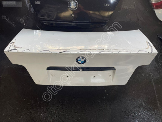 BMW E39 BAGAJ KAPAĞI