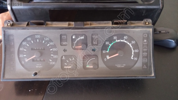 Renault 9 Broadway kilometre saati