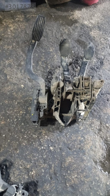 FİAT LİNEA PEDAL TAKIMI ORJİNAL ÇIKMA