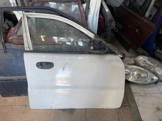 Daewoo lanos sağ ön kapı beyaz renk