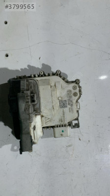 8X1837016 audi a1 a3 a4 a5 Q5 sağ ön kapı kilidi