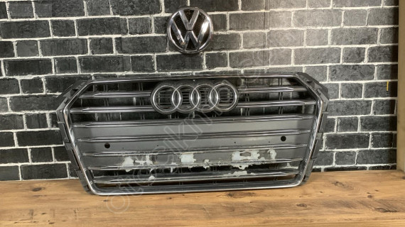Audi a4 ön panjur orjınal çıkma