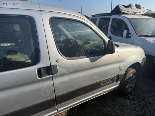 CITROEN BERLİNGO SAĞ ÖN KAPI