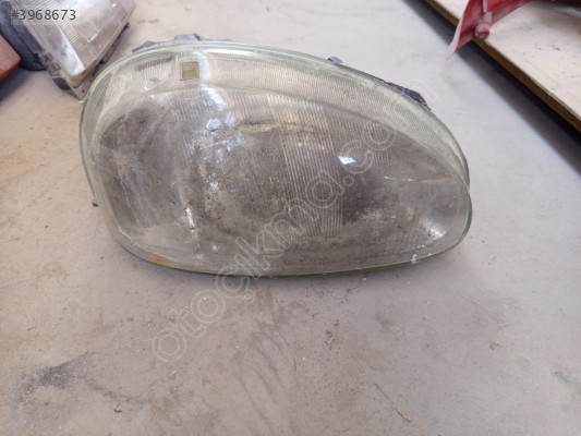 Opel Corsa B sağ ön far