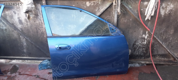 Çıkma mazda familia sağ ön kapı