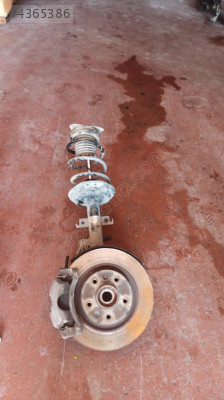 Nissan Qashqai  1.6 DİZEL  SAG SOL TAŞIYICI