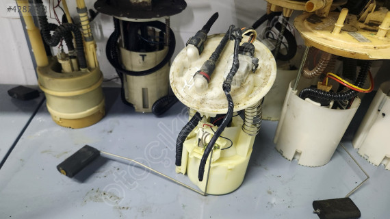 RENAULT MEGANE ORJİNAL ÇIKMA DEPO ŞAMANDIRASI