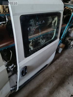 Doblo geniş aile sağ arka kapı