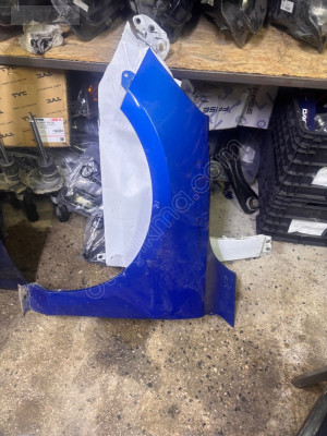 Courier sol ön çamurluk