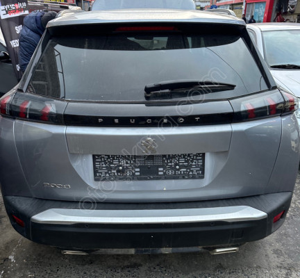 Peugeot 2008 arka bagaj kapağı bütün parçaları mevcut