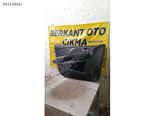 Renault Clio4 sol ön kapı döşemesi piyanoblek