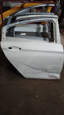 Opel Insigne sağ arka kapı