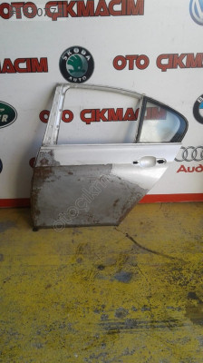 2005 reno clio sembol  SOL ARKA KAPI