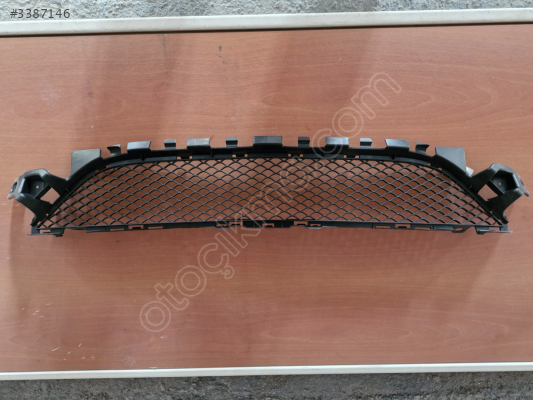 W205 C200 AMG ÖN TAMPON ORTA IZGARASI SIFIR 2014-2018