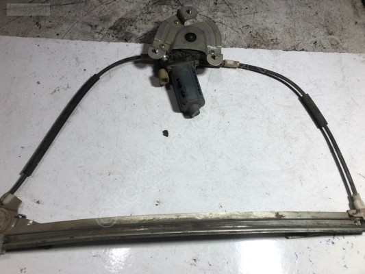 Renault Megan 1995-2003 Sağ Ön Kapı Cam Krikosu 0130821721 Bosch