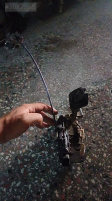 Ford Focus 1 sol arka kapı kilidi ve iç açma kolu