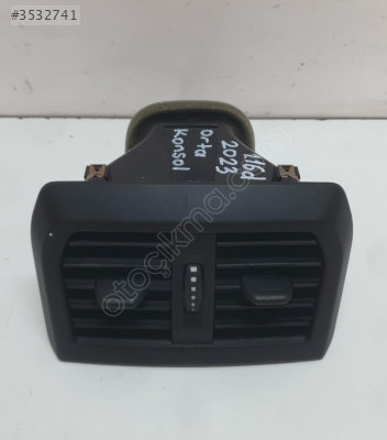bmw 1 f40 2023 arka havalandırma/difüzör (son fiyat)