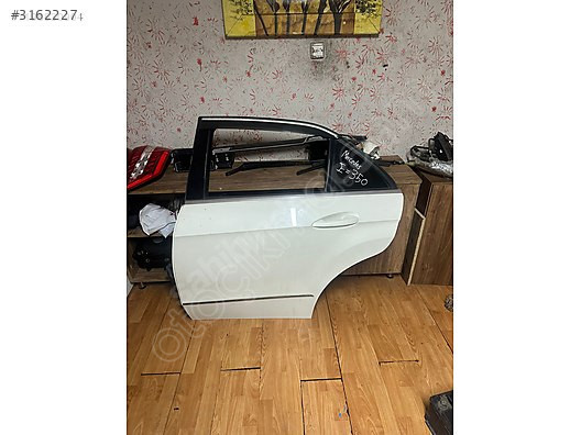 MERCEDES W212 KASA E350 SOL ARKA KAPI DOLU HATASIZ ORİJİNAL