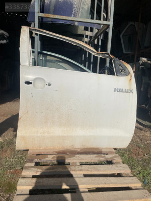 TOYOTA HILUX SAĞ ÖN KAPI
