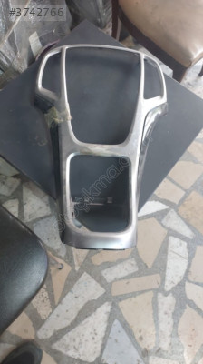 Çıkma Opel Astra J Teyp ve Vites Çerçevesi