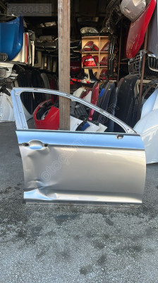 Volkswagen Passat B8 sağ ön kapı