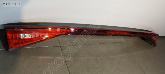 5FA945093B CUPRA LEON ORJİNAL SIFIR SÖKME (BAGAJ) ORTA LED STOP .