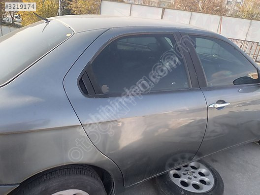 Alfa Romeo Sağ Arka Kapi Dolu