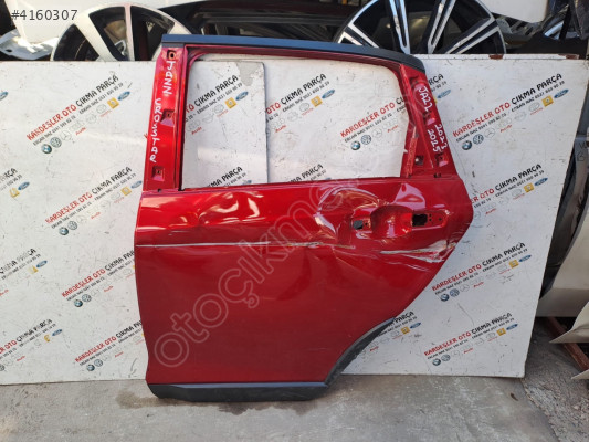 Honda jazz sol arka kapı  (az hasarlı)