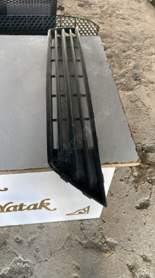 Volkswagen Caddy 2017 model ön tampon orta ızgara