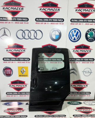 FİAT FİORİNO SOL SÜRGÜLÜ KAPI SİYAH HATASIZ BOYASIZ ÇIKMA