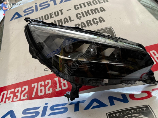 Peugeot 208 sağ ön far çıkma