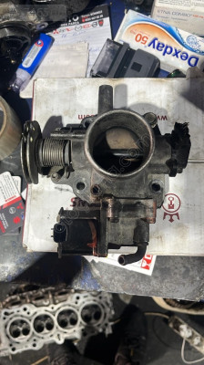 Mazda 323 gaz kelebeği