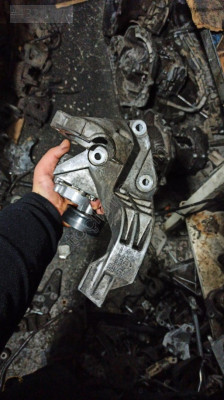 CORSA B MOTOR KULAĞI 1.4 16 VALF KLİMASIZ KULAK BRAKET