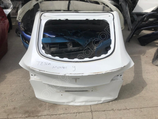 TESLA MODEL Y BAGAJ KAPAĞI